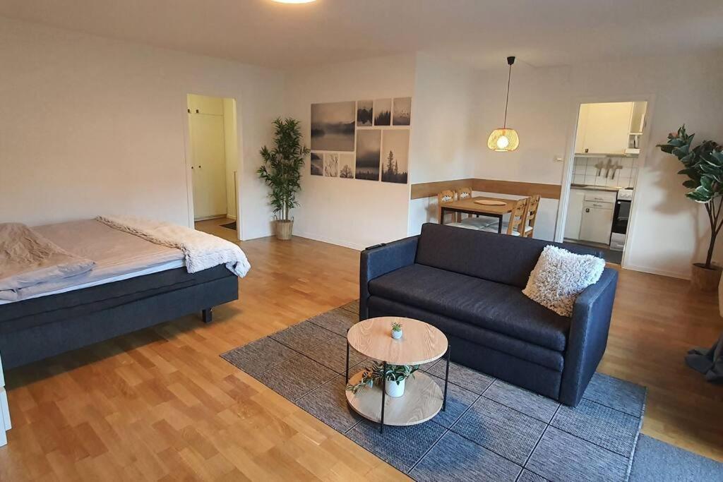 Apartment With Garden Near Metro! Stockholm Ngoại thất bức ảnh